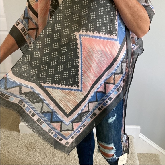 Geo Print Boho Kimono - Picture 9 of 9